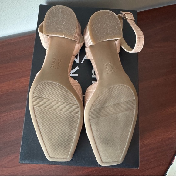 Naturalizer Women's Beige Croc-Embossed Heels - Picture 3 of 6